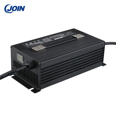 Su geçirmez Elektrikli Golf Arabaları Pil Şarj Cihazı 48V 25A Çıkış
