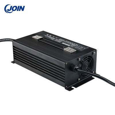 Su geçirmez Elektrikli Golf Arabaları Pil Şarj Cihazı 48V 25A Çıkış